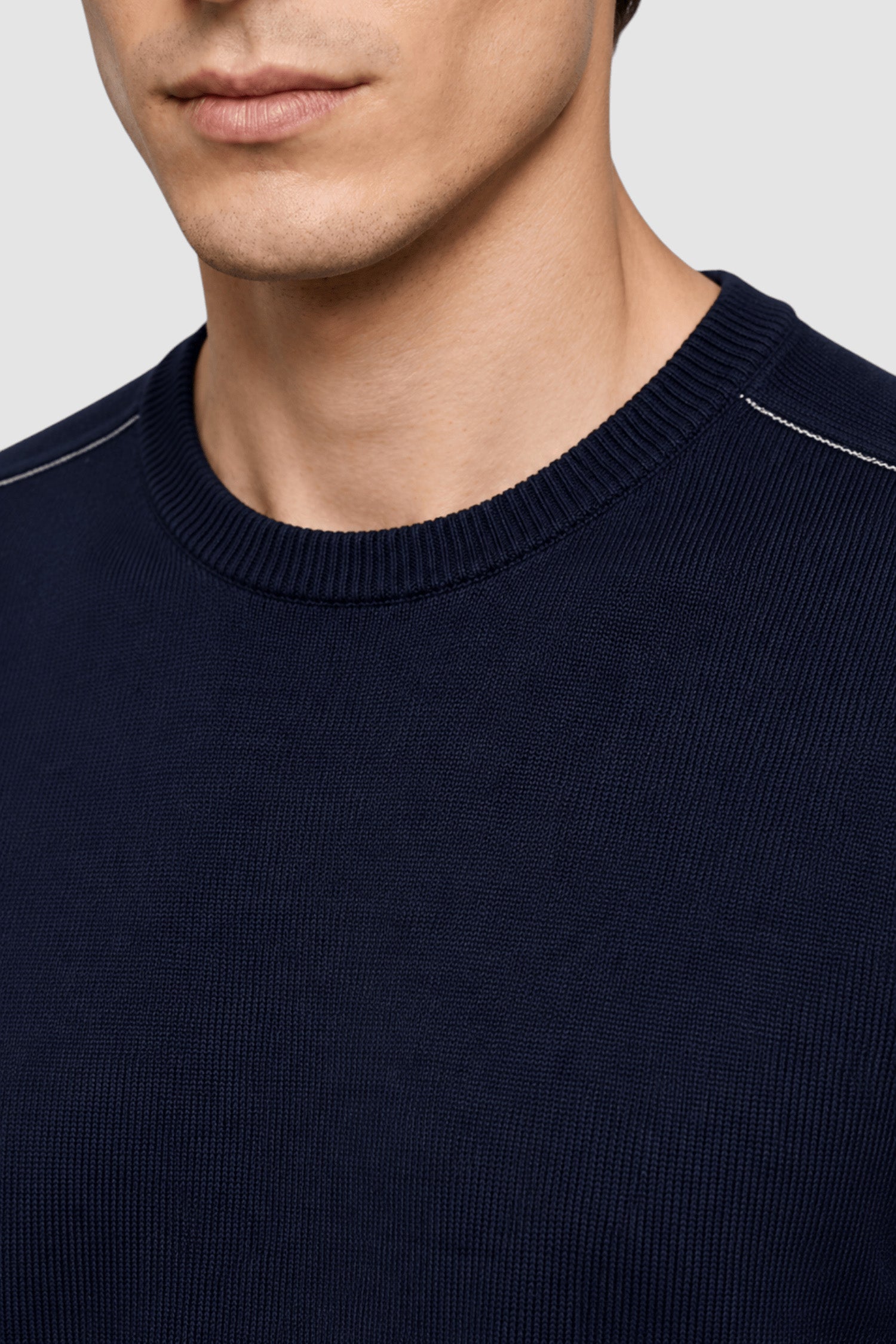 Vernon Raglan-Sleeve Crewneck Sweater