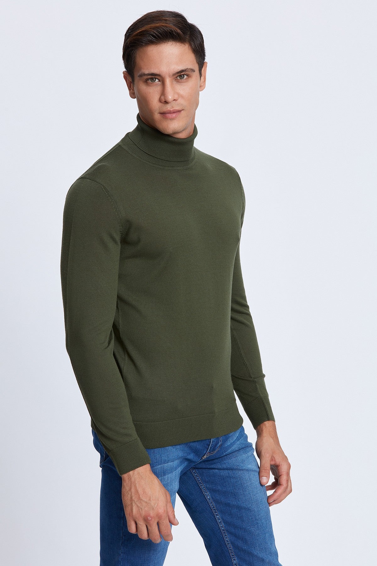 Turtleneck Merino Sweater in Green