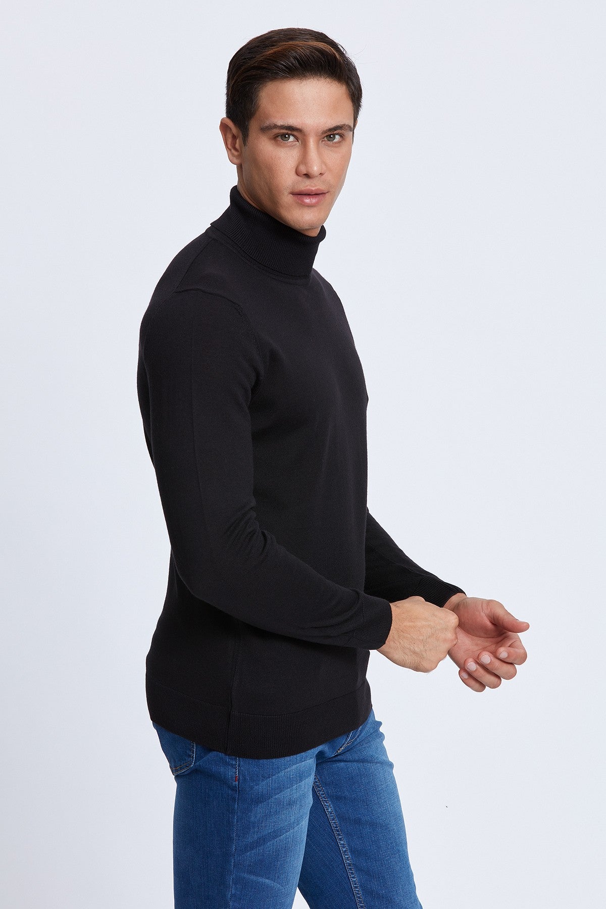 Turtleneck Merino Sweater in Black